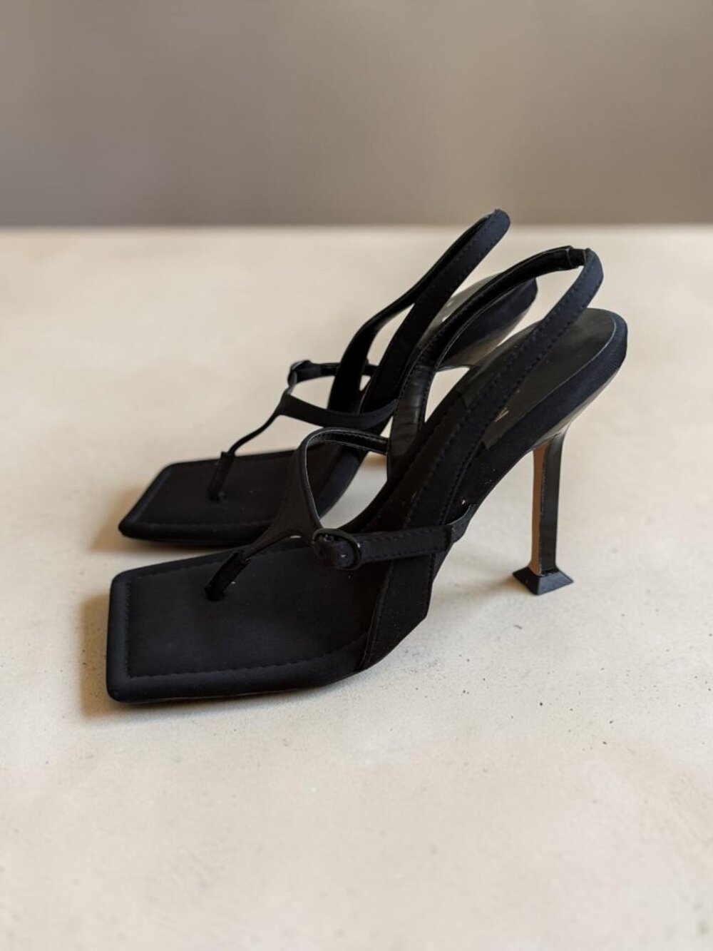 STEVE MADDEN Fuego Black Sandals Heels Size 8